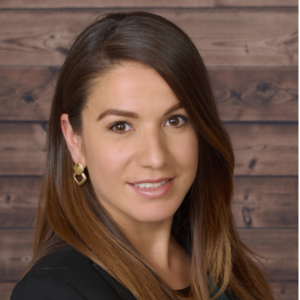 Isabel Serrano-Fernandez  | John L. Scott Real Estate | Lynnwood Center